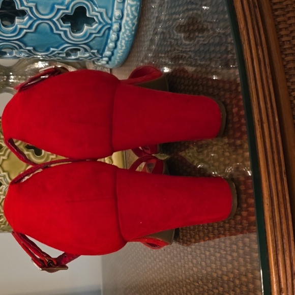 Faux Suede Red Women's Heels EUC Size 7 (#10) - Picture 5 of 10